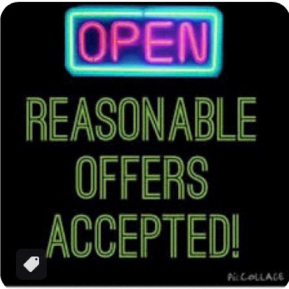 Bebe - Picture 3 of 11